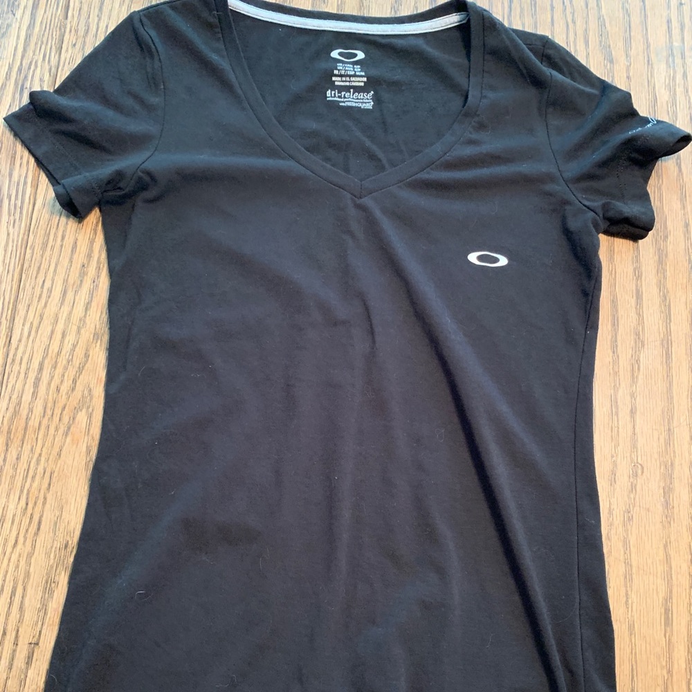 Fitted Black Oakley T-Shirts/Perform Beautifully